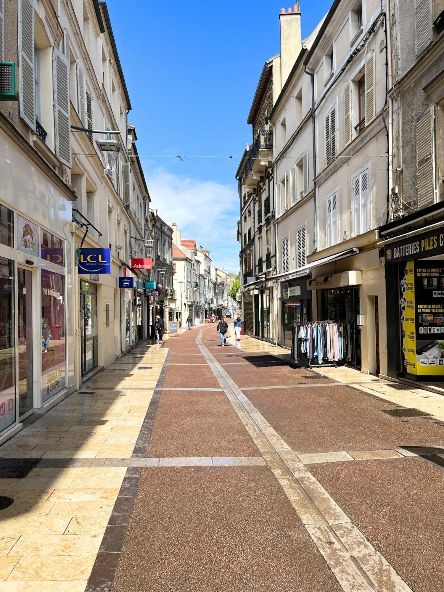 Sweethost - L'Amazone - T2 Proche Gare & Disneyland Lagny-sur-Marne Exterior photo